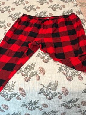 Old Navy Red & Black Buffalo Plaid Pajama Pants